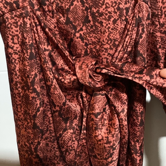 Animal print in a “coral and brown” beautifully made dress - Picture 3 of 4